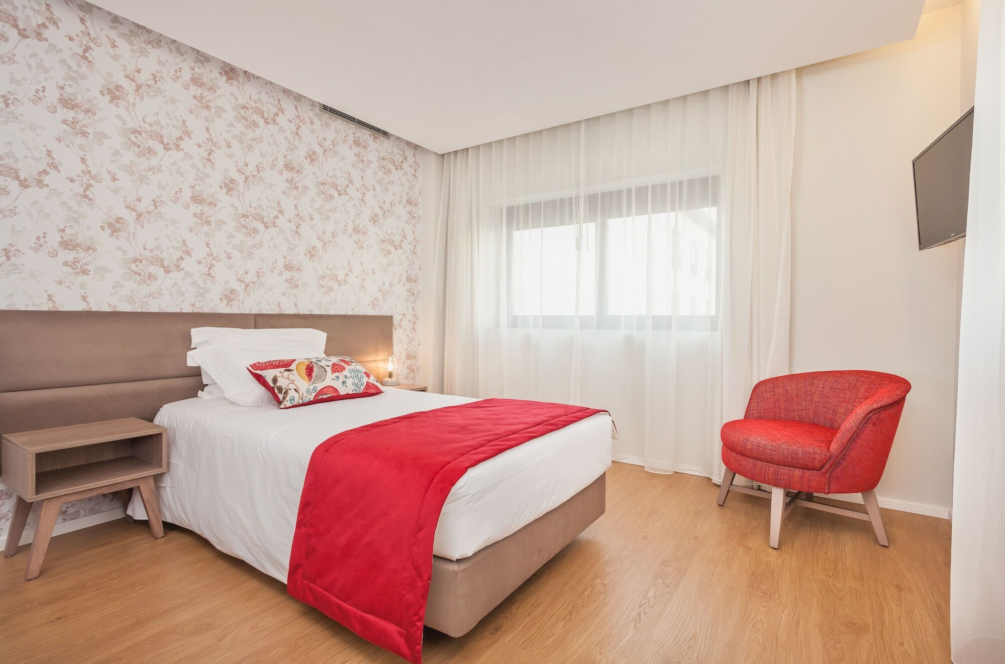 Essence Marianos 4*