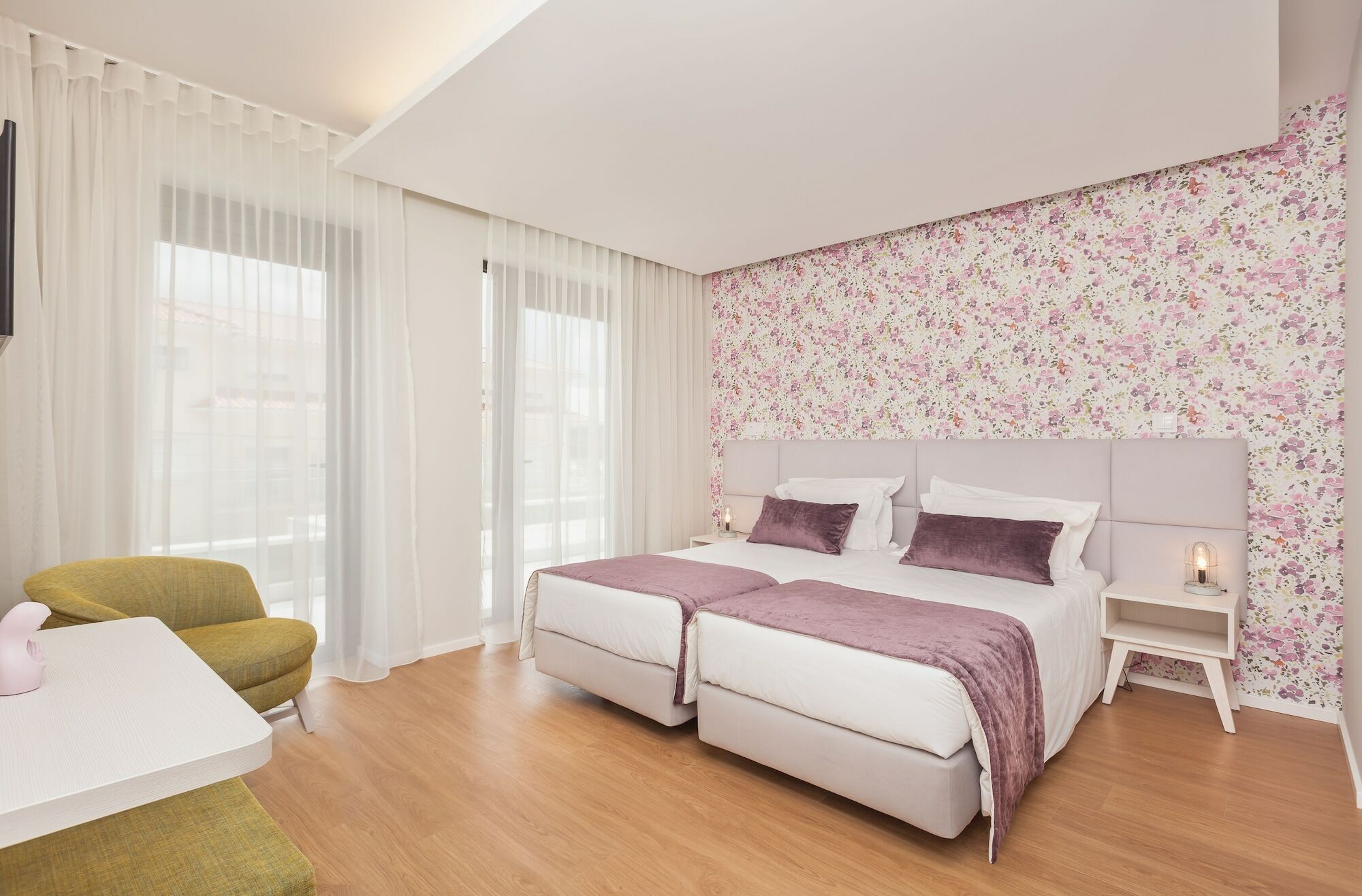 Essence Marianos Hotel